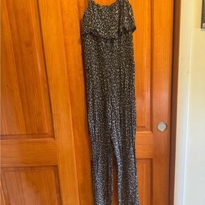 American Eagle Black and White Floral Women's Jumpsuit
